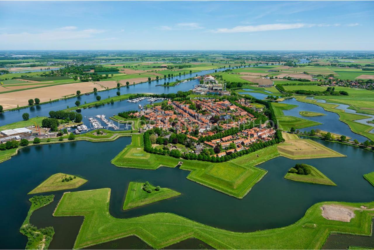 Bnb Onder De Blauwe Hemel Bed & Breakfast Vlijmen Luaran gambar