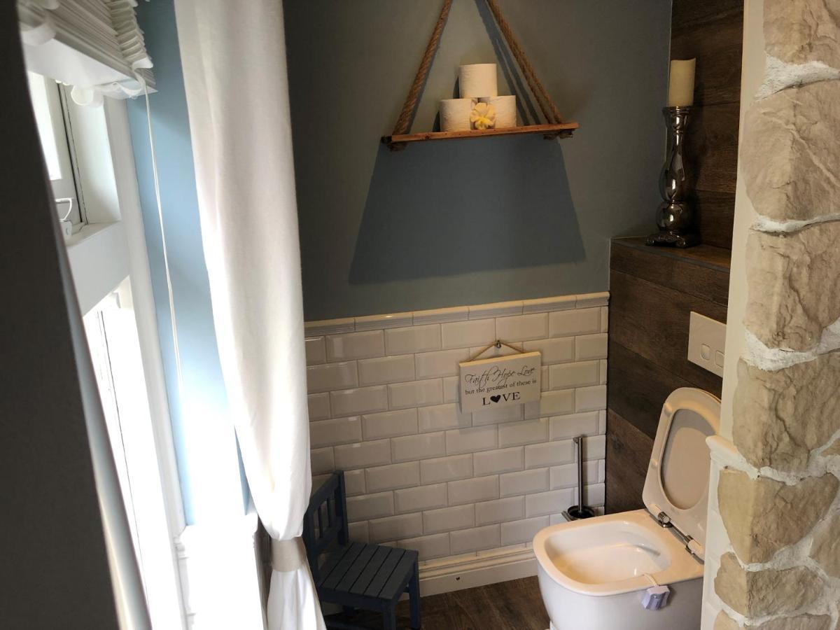 Bnb Onder De Blauwe Hemel Bed & Breakfast Vlijmen Luaran gambar
